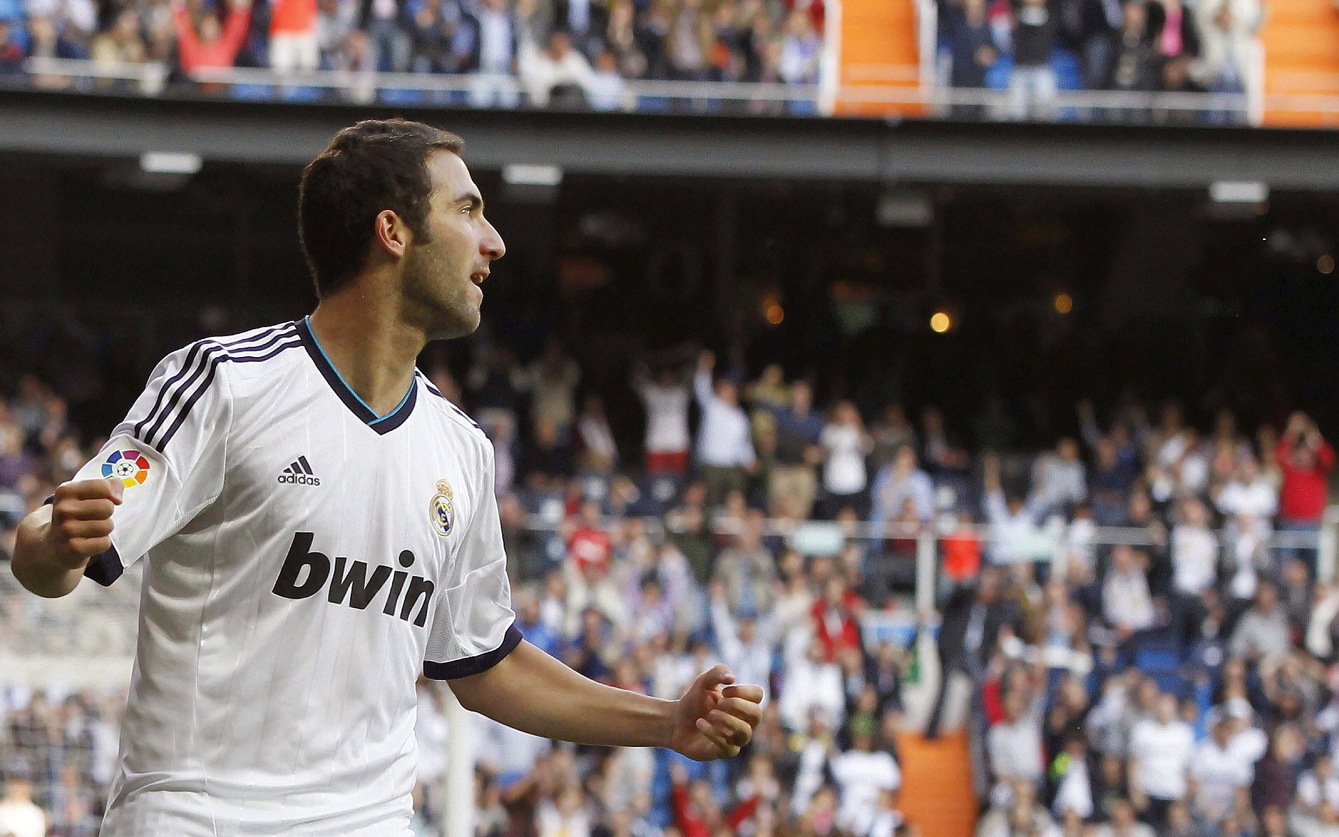 孙兴慜爆发，那不勒斯拿下英格兰，当亚洲之光点燃亚平宁的足球革命