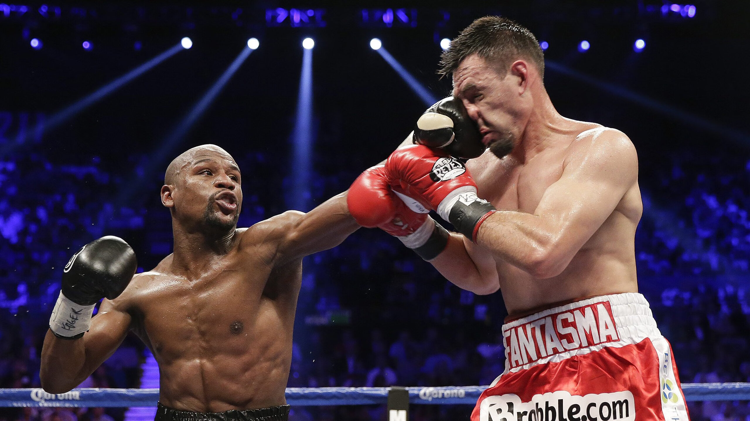 西甲国家德比之夜,法比尼奥,那个在喧嚣中雕刻寂静的人